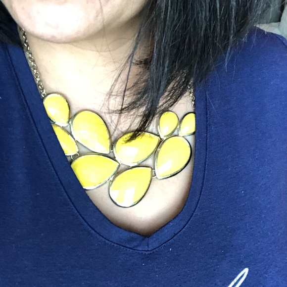 🌼Statement Necklace🌼 - Picture 4 of 4